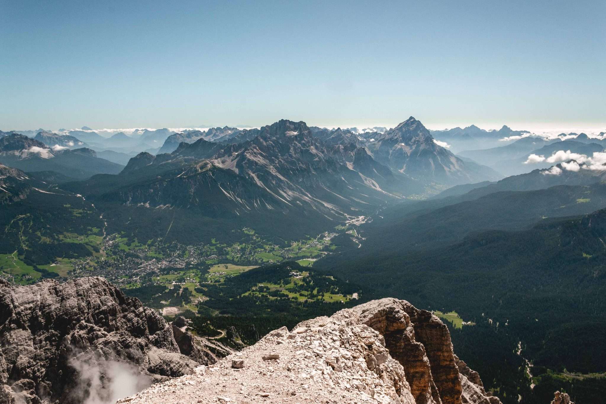 View of Cortina d'Ampezzo from the peak of Tofana di Rozes_weather in Cortina